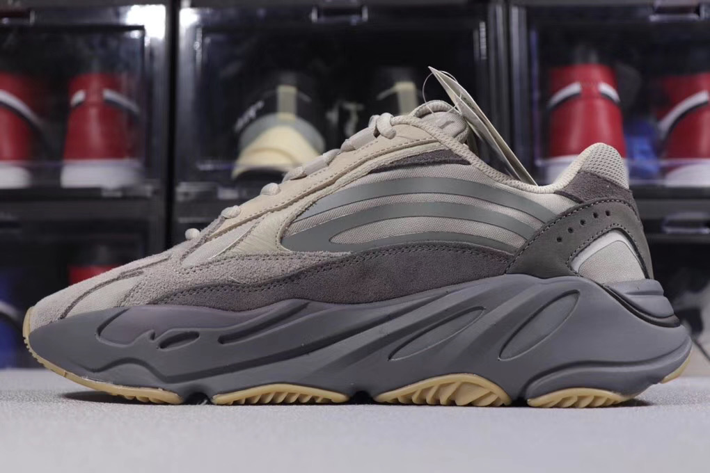 Yeezy Boost 700 V2 Tephra FU7914